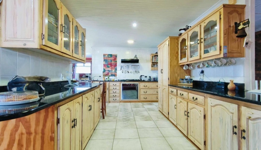 7 Bedroom Property for Sale in Bayview Western Cape